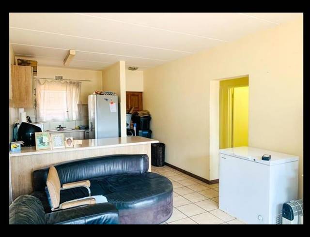 2 BEDROOM APARTMENT FOR SALE IN FLORIDA